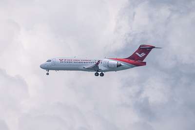 2 COMAC-ARJ21-Bryan_20Wong-PlanesPortrait-2.jpg